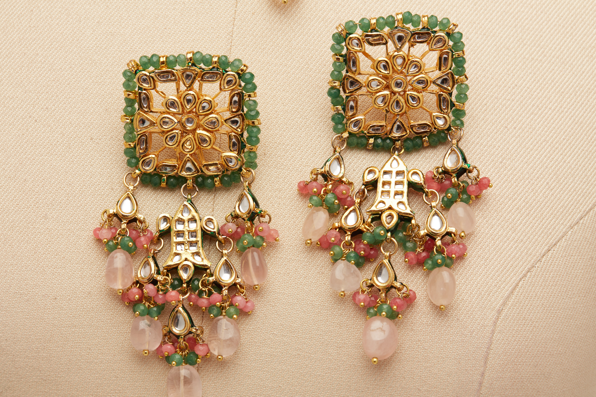 A CHHAVI'S JEWEL COSTUME NECKLACE & MATCHING EARRINGS - Image 3 of 4