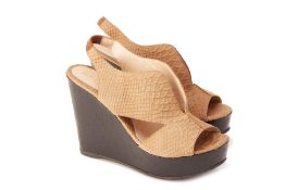 A PAIR OF BROWN FENDI SNAKESKIN WEDGES EU 40