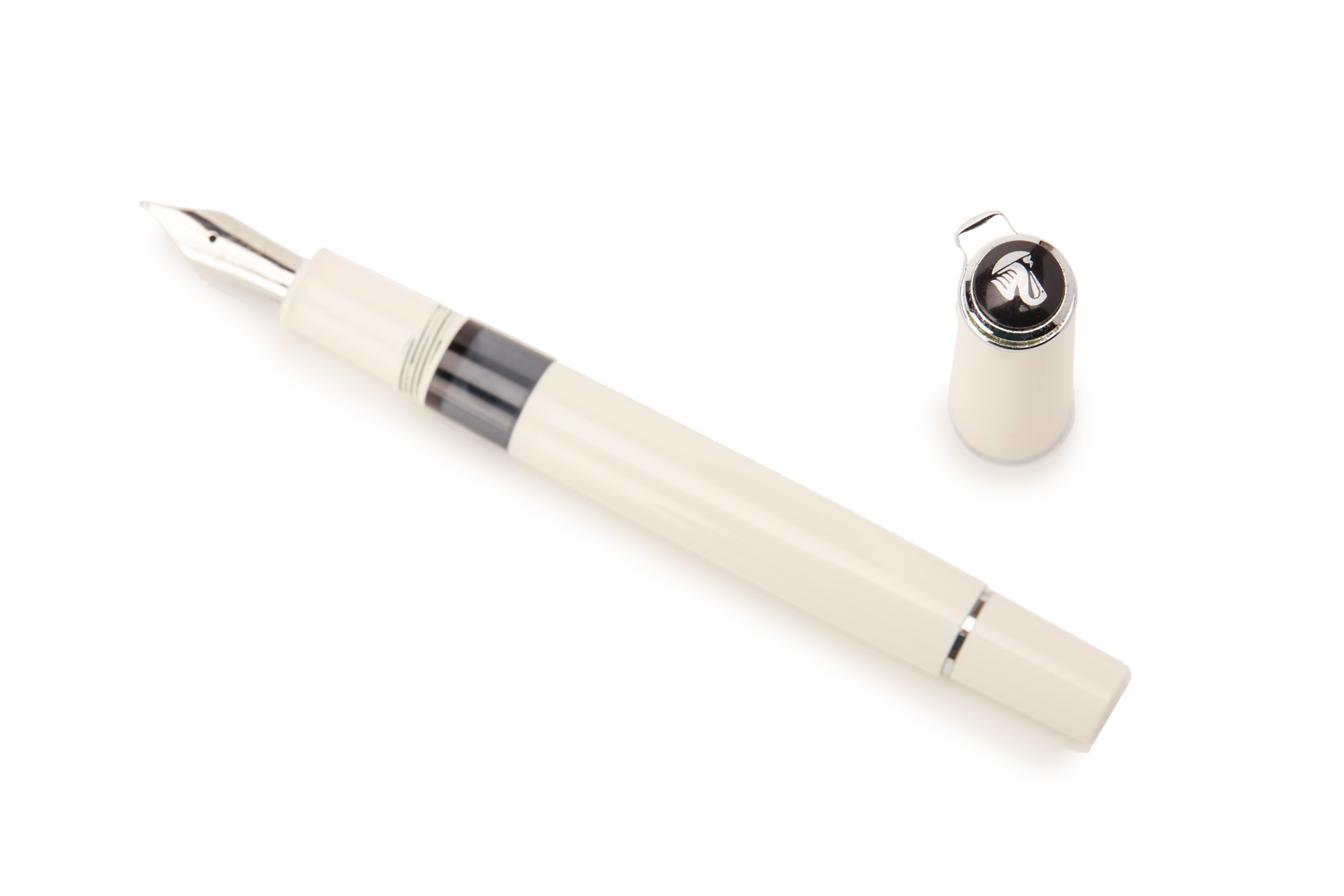 A PELIKAN CLASSIC M205 WHITE FOUNTAIN PEN