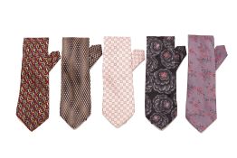 A MIXED LOT OF 5 DESIGNER TIES