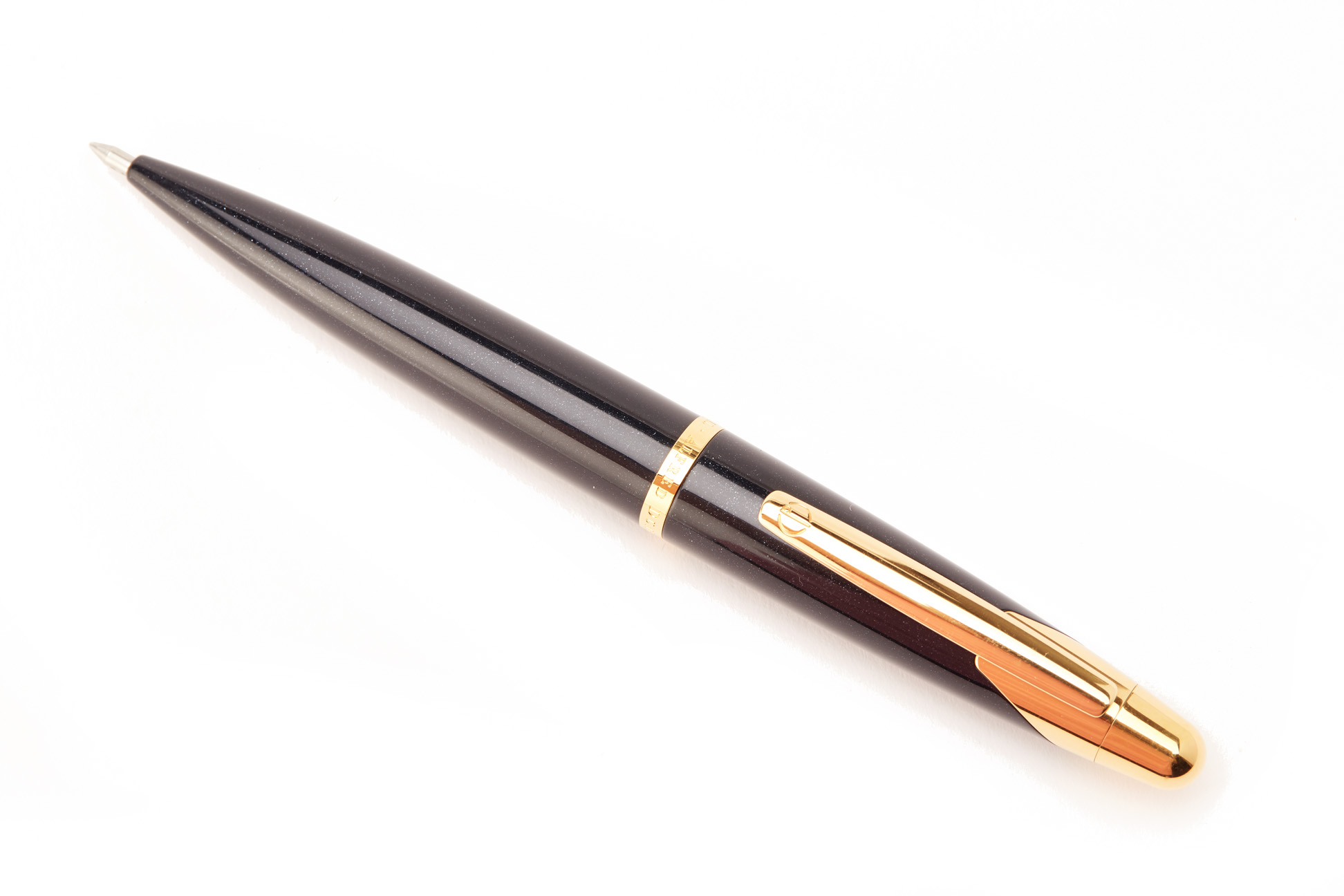 AN ALFRED DUNHILL AD200 BALLPOINT PEN