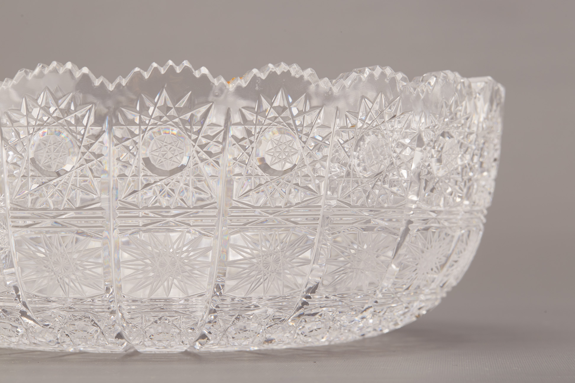 A LARGE CUT CRYSTAL BOWL - Image 2 of 2