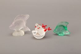 A GROUP OF LALIQUE AND OTHER GLASS PAPERWEIGHTS