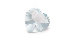 A HEART SHAPED LOOSE AQUAMARINE