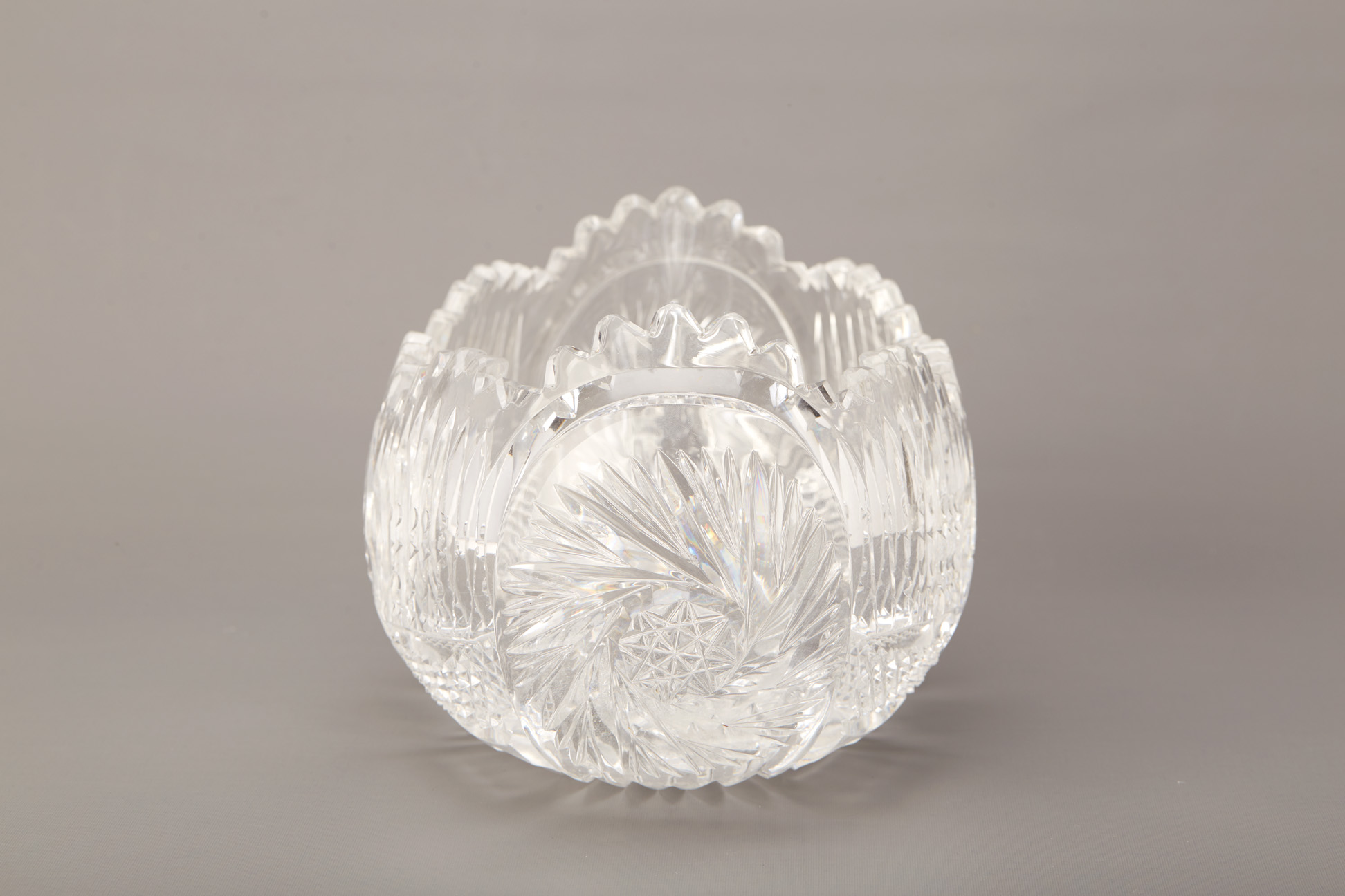 A CUT CRYSTAL FRUIT BOWL - Image 2 of 2