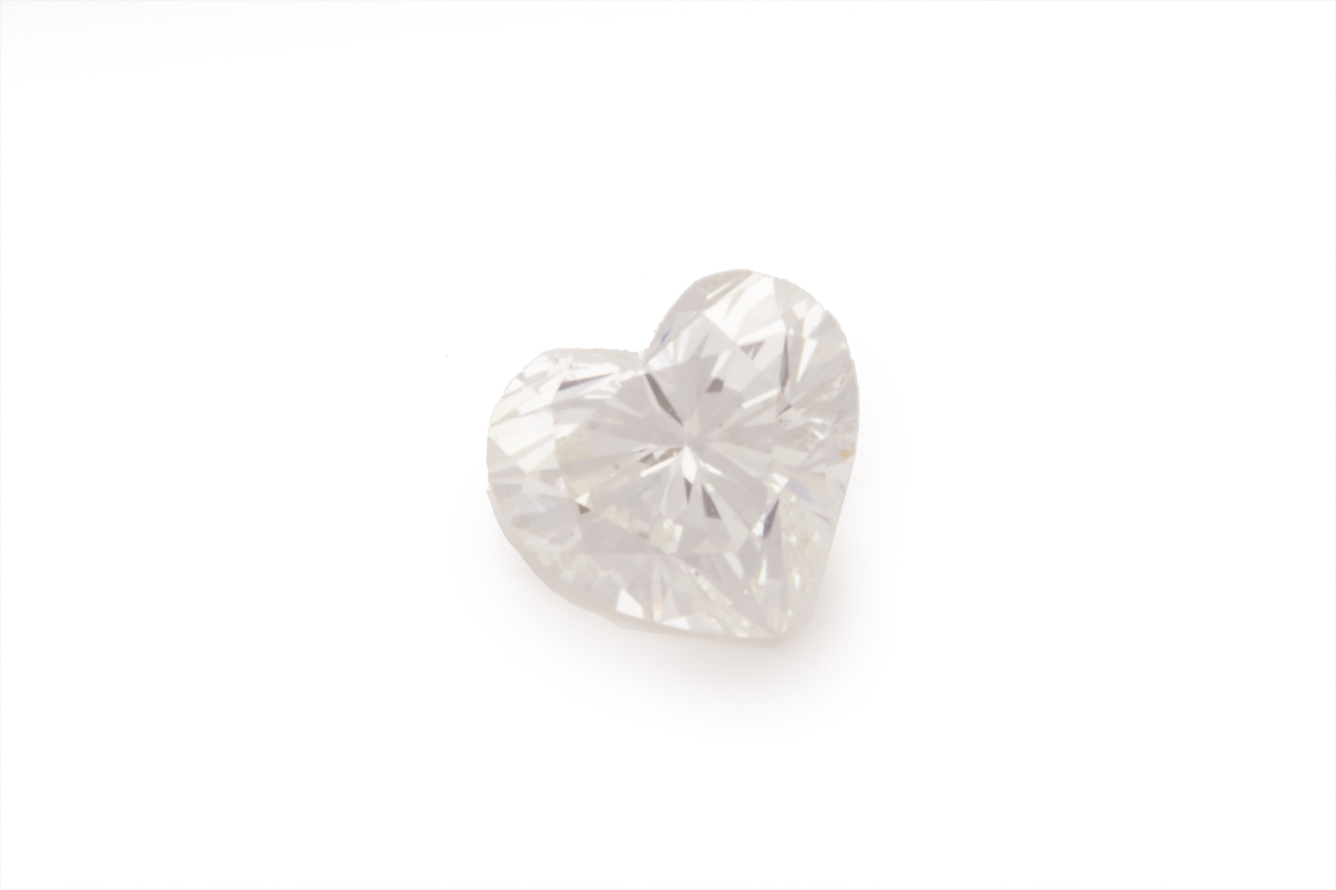 A HEART SHAPED LOOSE DIAMOND