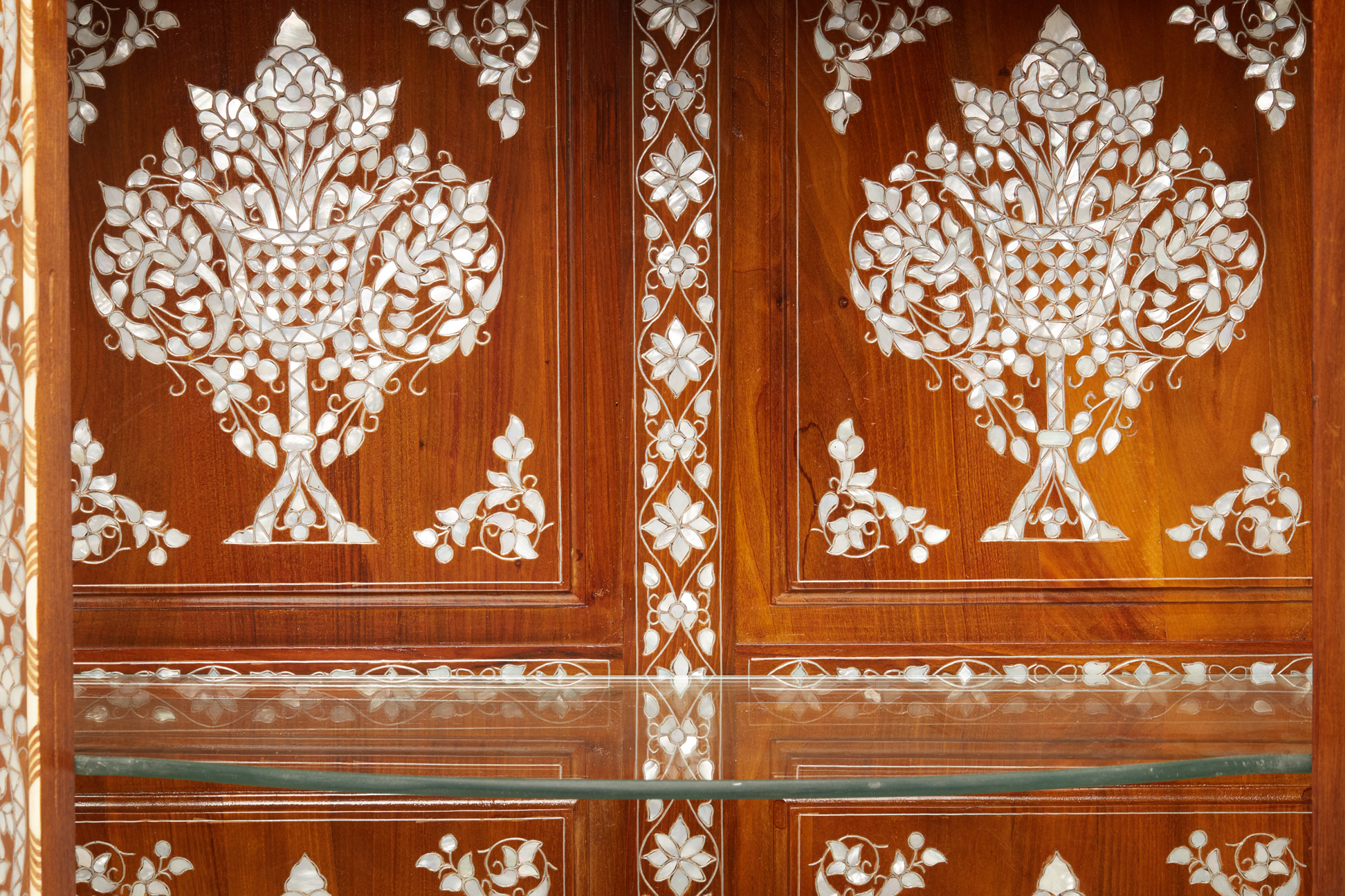 A SYRIAN MOTHER OF PEARL AND BONE INLAID DISPLAY CABINET (1) - Image 4 of 5