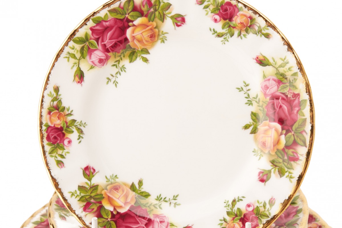 A ROYAL ALBERT OLD COUNTRY ROSES DINNER SERVICE - Image 3 of 3