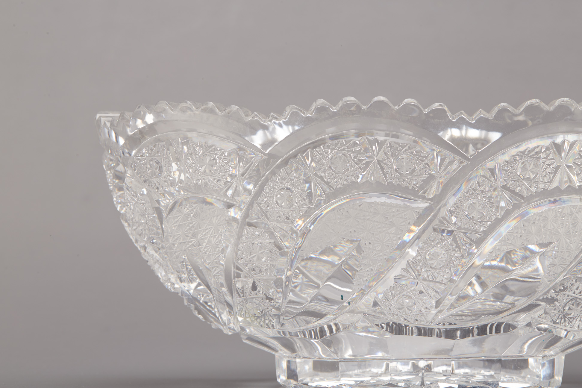 A CUT CRYSTAL FRUIT BOWL - Image 2 of 2