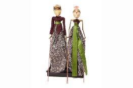A PAIR OF INDONESIAN WAYANG GOLEK PUPPETS