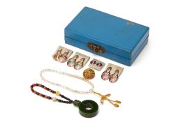 A BLUE WOOD BOX CONTAINING A GROUP OF COSTUME JEWELLERY