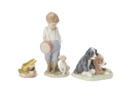 THREE LLADRO AND NAO PORCELAIN GROUPS