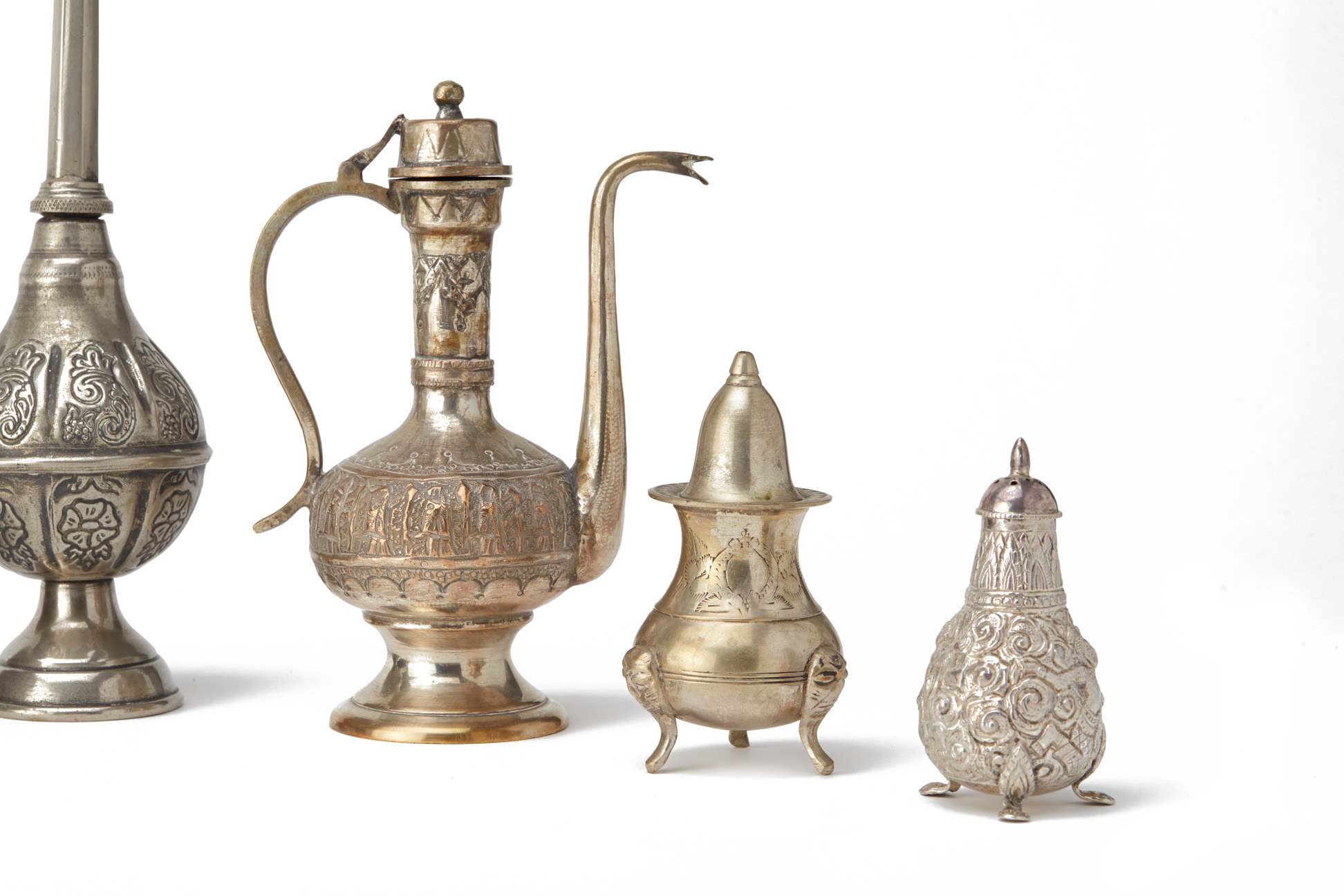 A GROUP OF ASSORTED SILVER, METALWARE AND CERAMICS - Image 2 of 5