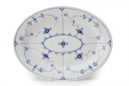 A ROYAL COPENHAGEN BLUE & WHITE PORCELAIN SERVING DISH