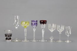 A GROUP OF ASSORTED TABLE GLASS