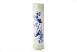 A BLUE AND WHITE CELADON CYLINDER VASE