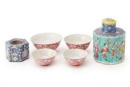 A GROUP OF POLYCHROME CHINESE CERAMICS