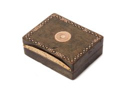 A FRENCH PIQUE INLAID TORTOISESHELL SNUFF BOX