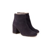 A PAIR OF STUART WEITZMAN BLACK SUEDE ANKLE BOOTS EU 36