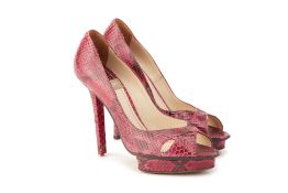 A PAIR OF BALDAN SNAKESKIN PEEP-TOE HEELS EU 35.5