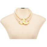 A GIVENCHY GOLD TONE & LARGE FAUX PEARL CHOKER NECKLACE