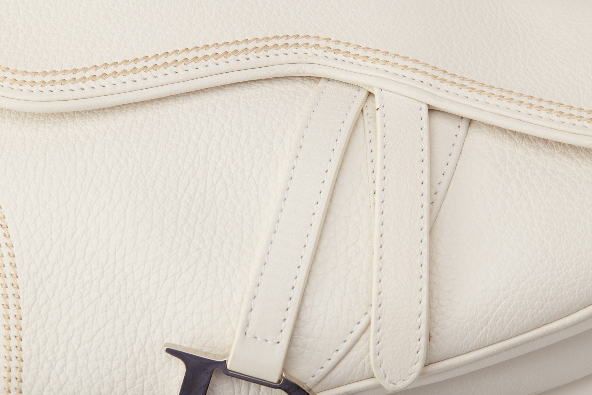 A CHRISTIAN DIOR WHITE LEATHER SADDLE BAG - Image 4 of 4