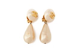 A PAIR OF CHANEL FAUX PEARL DROP EARRINGS