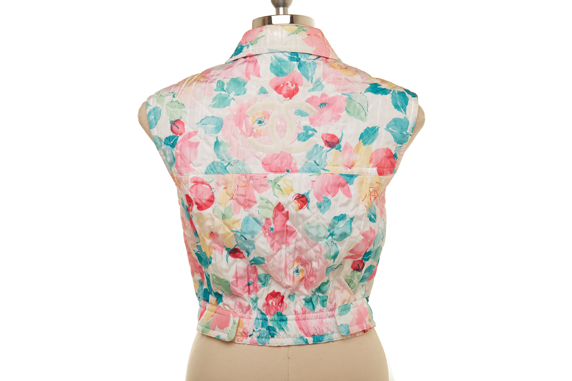 A CHANEL FLORAL QUILTED CROPPED GILET - Image 2 of 3