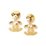 A PAIR OF CHANEL GILT DROP EARRINGS
