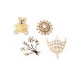 FOUR COSTUME JEWELLERY PASTE AND FAUX PEARL SET BROOCHES