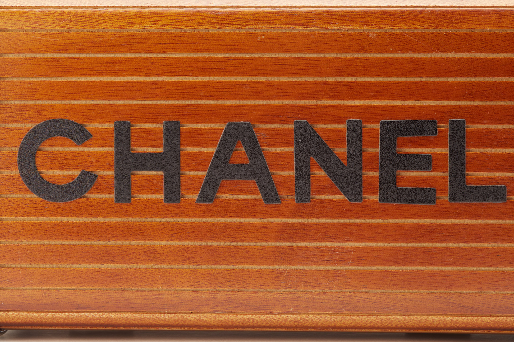 A CHANEL LIMITED EDITION WOOD CRUISE TRUNK BAG - Image 6 of 16