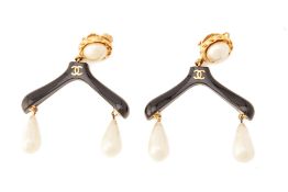 A PAIR OF CHANEL BLACK, GILT AND FAUX PEARL HANGER EARRINGS