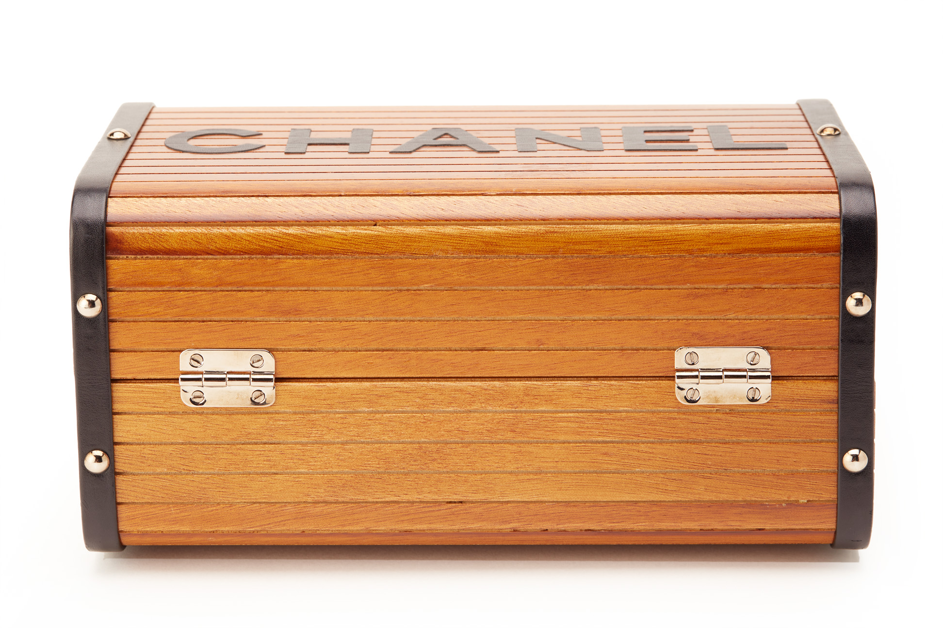 A CHANEL LIMITED EDITION WOOD CRUISE TRUNK BAG - Image 9 of 16