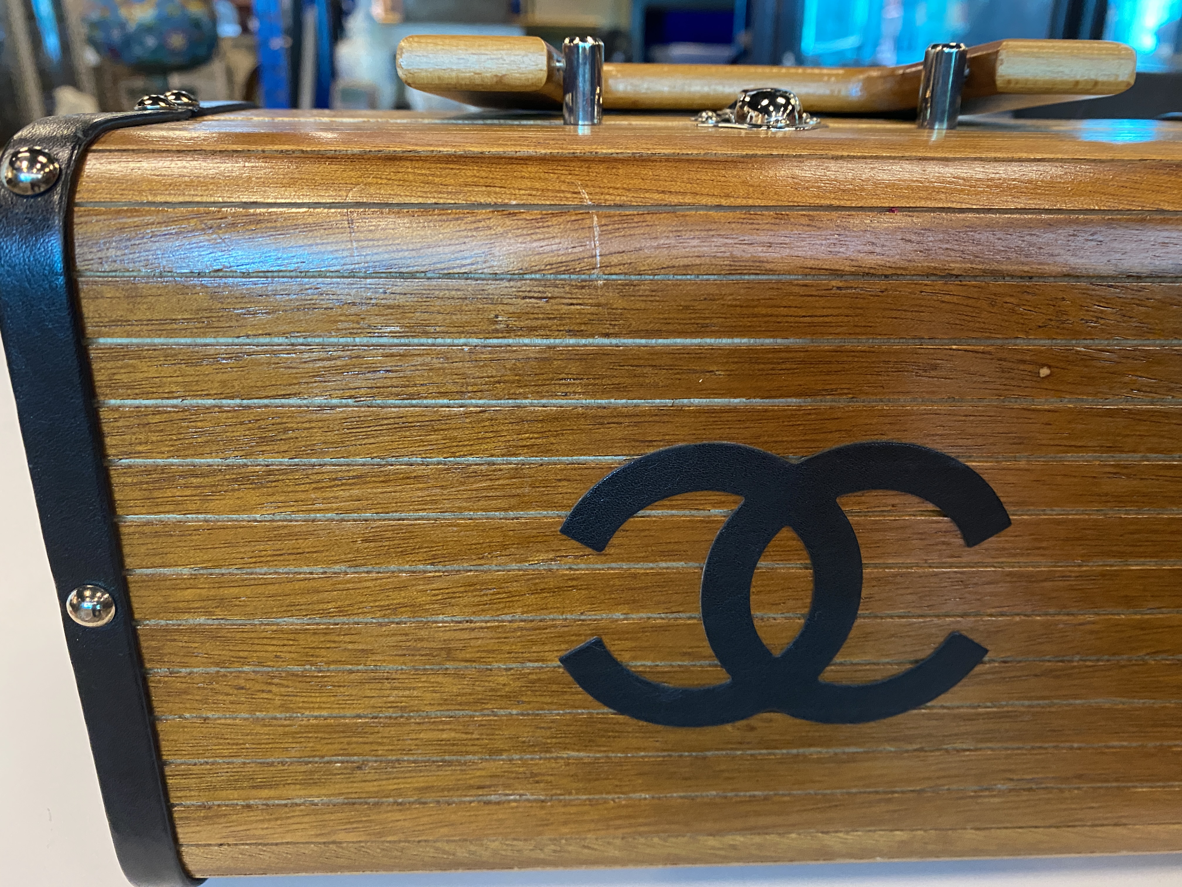 A CHANEL LIMITED EDITION WOOD CRUISE TRUNK BAG - Image 13 of 16