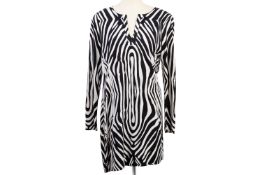 A DIANE VON FURSTENBERG LONG SLEEVE DRESS