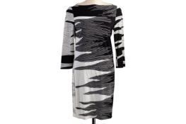 A DIANE VON FURSTENBERG BLACK & WHITE LONG SLEEVE DRESS