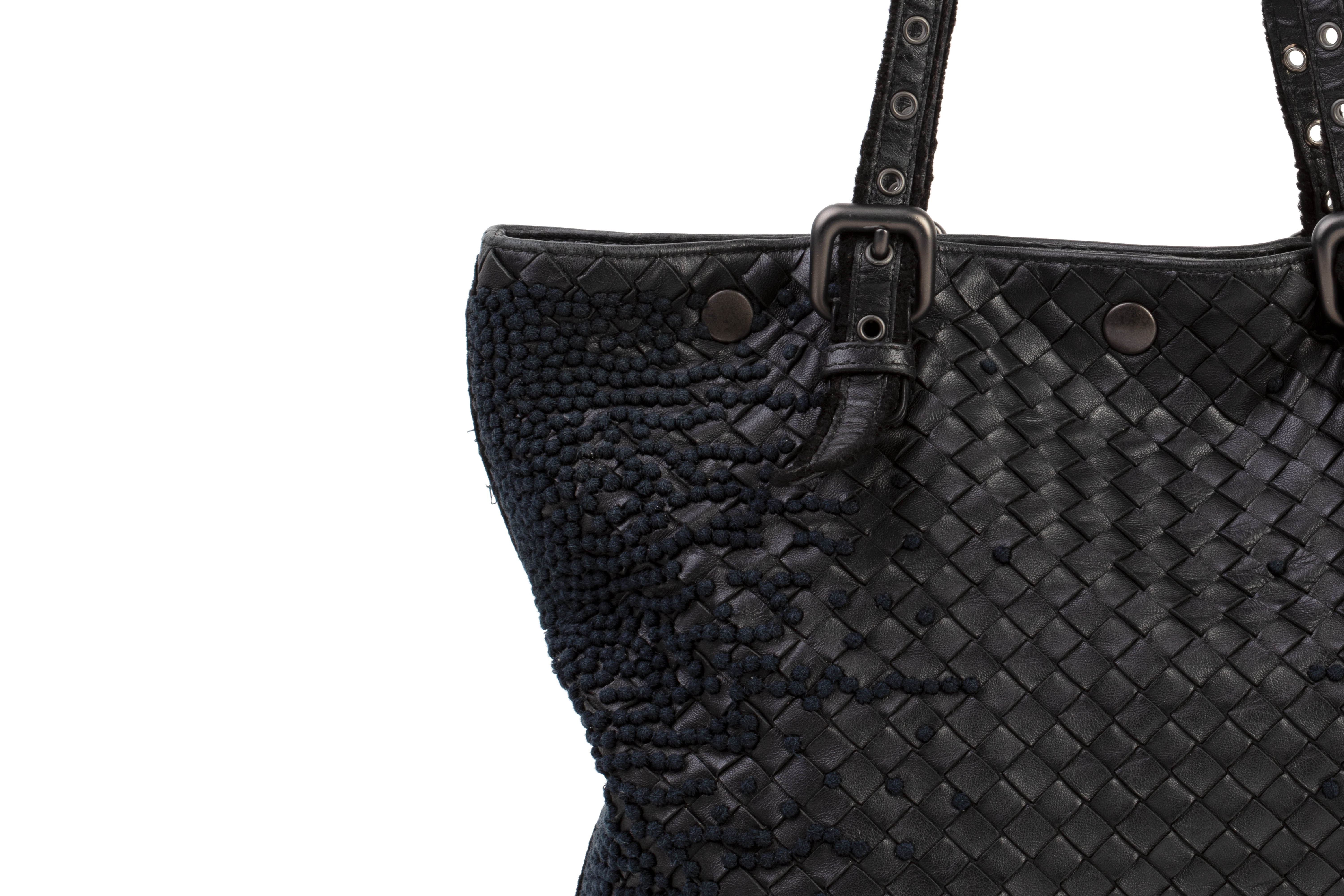 A BOTTEGA VENETA WOVEN BLACK LEATHER TOTE BAG - Image 3 of 3