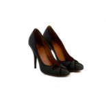 A PAIR OF GIVENCHY BLACK HEELS EU 38