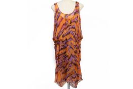 A DIANE VON FURSTENBERG SLEEVELESS DRESS