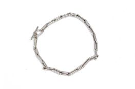 AN HERMES SILVER LINK SHORT NECKLACE