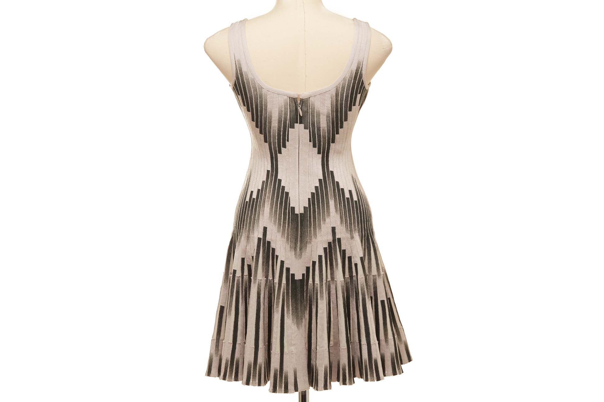 A HERVE LEGER GREY & BLACK SKATER DRESS - Image 3 of 3