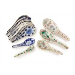 A GROUP OF FAMILLE ROSE AND BLUE & WHITE PORCELAIN SPOONS
