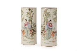 A PAIR OF CHINESE FAMILLE ROSE PORCELAIN CYLINDER VASES