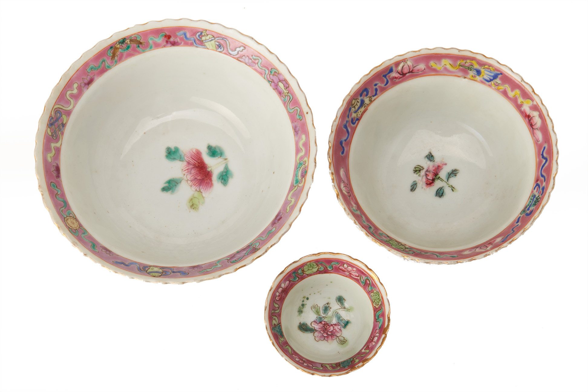 A GROUP OF ASSORTED PERANAKAN PORCELAIN BOWLS - Image 2 of 3