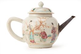 A CHINESE FAMILLE ROSE PORCELAIN TEAPOT