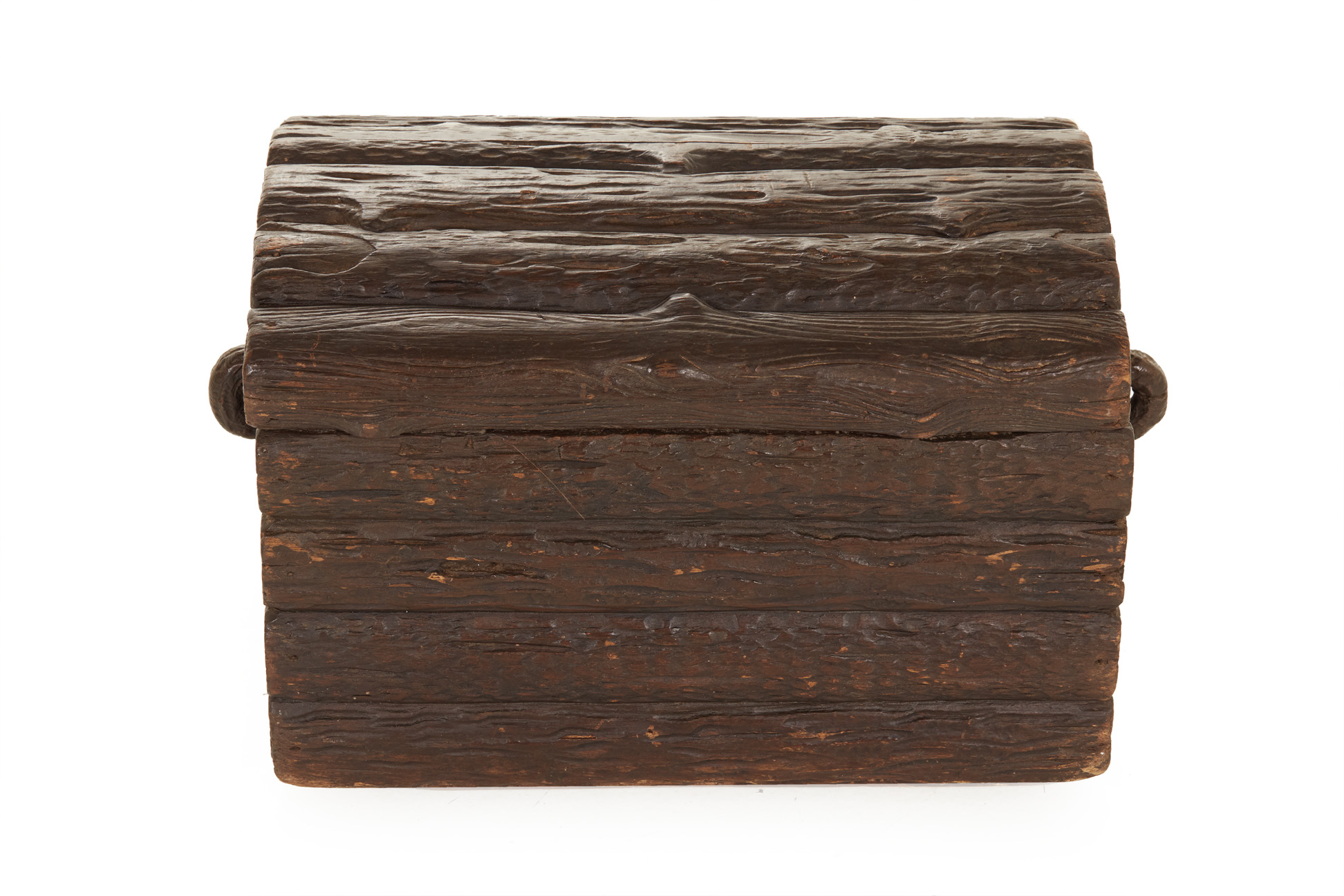 A BLACK FOREST CARVED BOX