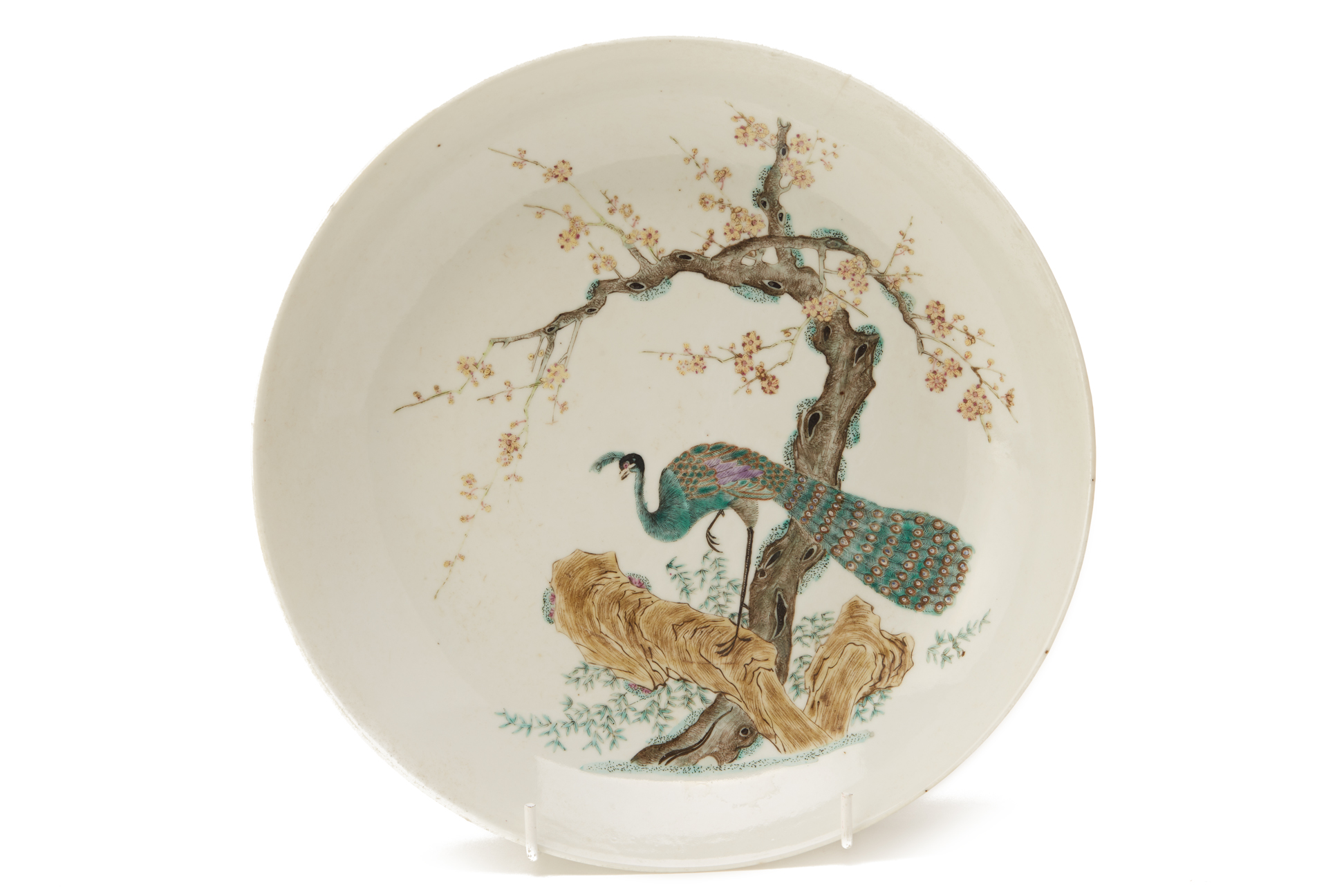 A FAMILLE ROSE PORCELAIN PEACOCK PLATE