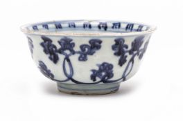 A CHINESE BLUE AND WHITE PORCELAIN BOWL