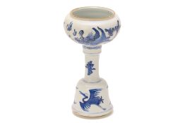 A BLUE AND WHITE PORCELAIN BOWL ON STAND