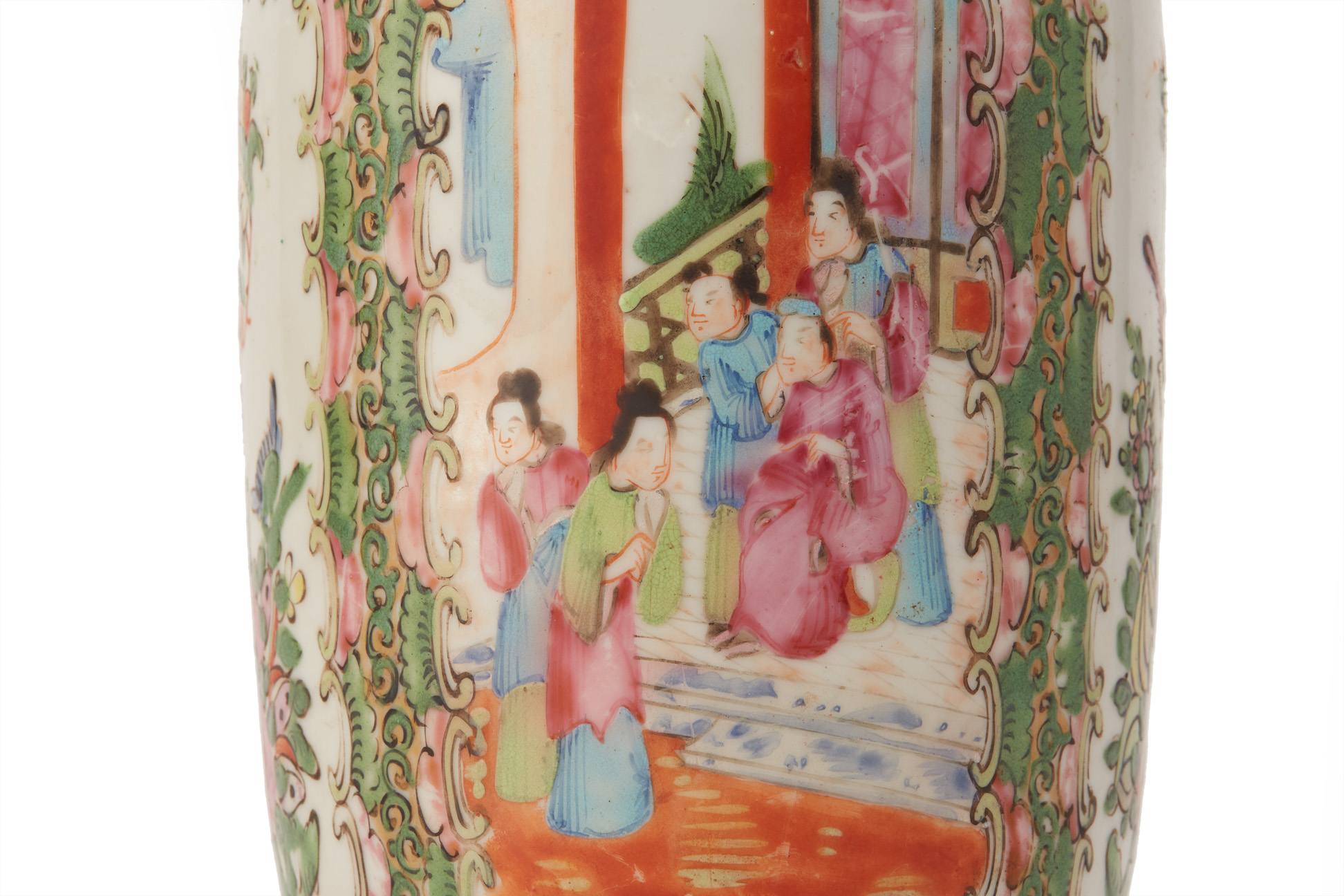 A CANTON FAMILLE ROSE BALUSTER VASE - Image 2 of 4